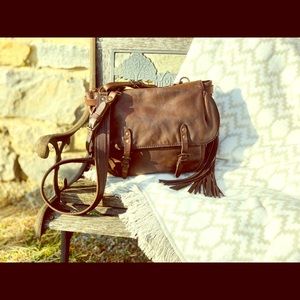 🌻🌻Super rare Frye Veronica Messenger Bag🌻🌻